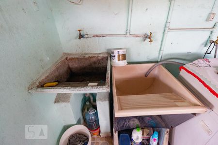 Casa à venda com 170m², 5 quartos e 2 vagas Casa à venda com 170m², 5 quartos e 2 vagasLavanderia - casa 2