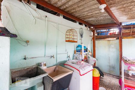 Casa à venda com 170m², 5 quartos e 2 vagas Casa à venda com 170m², 5 quartos e 2 vagasLavanderia - casa 2