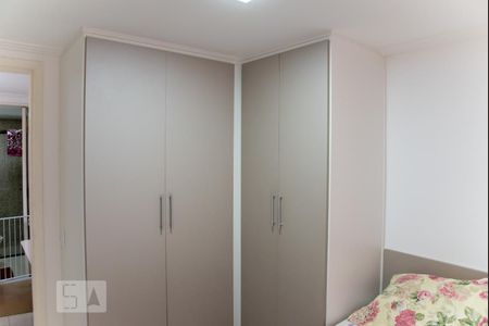 Quarto 2 de apartamento para alugar com 2 quartos, 48m² em Vila Carmosina, São Paulo