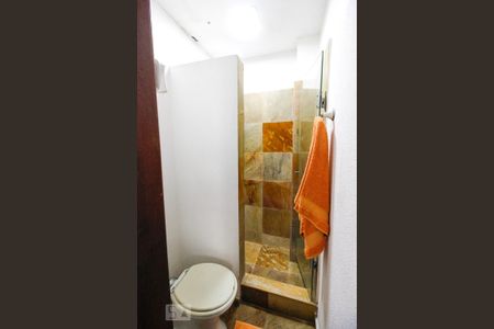 Casa à venda com 512m², 8 quartos e 3 vagasBanheiro da Suíte 2 e 3