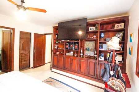 Casa à venda com 512m², 8 quartos e 3 vagasSuíte 1