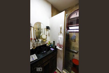 Casa à venda com 512m², 8 quartos e 3 vagasBanheiro da Suíte 1