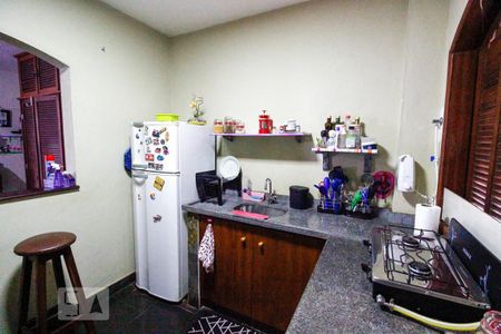 Casa à venda com 512m², 8 quartos e 3 vagasCozinha Suíte 4