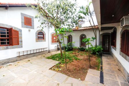 Casa à venda com 512m², 8 quartos e 3 vagasÁrea Externa