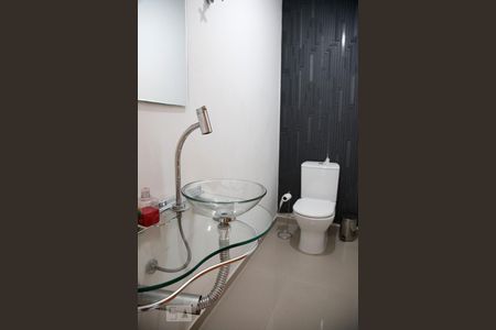 Casa à venda com 250m², 3 quartos e 3 vagasBanheiro