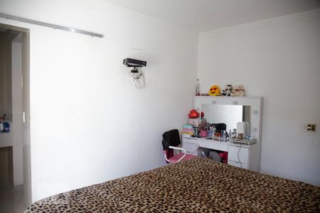 Suíte 1 de casa à venda com 3 quartos, 250m² em Vila Paulo Silas, São Paulo