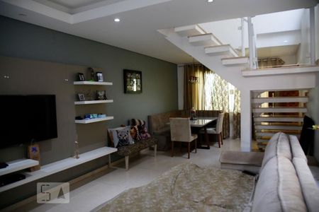 Sala de Estar de casa à venda com 3 quartos, 250m² em Vila Paulo Silas, São Paulo