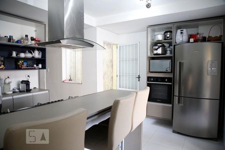 Casa à venda com 250m², 3 quartos e 3 vagasCozinha