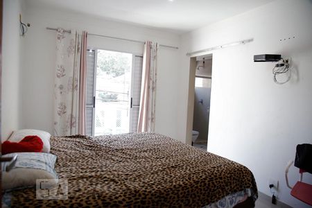 Suíte 1 de casa à venda com 3 quartos, 250m² em Vila Paulo Silas, São Paulo