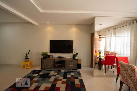 Casa para alugar com 107m², 3 quartos e 2 vagas Casa para alugar com 107m², 3 quartos e 2 vagassala