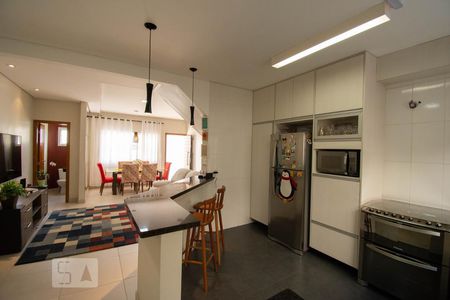 Casa para alugar com 107m², 3 quartos e 2 vagas Casa para alugar com 107m², 3 quartos e 2 vagasCozinha