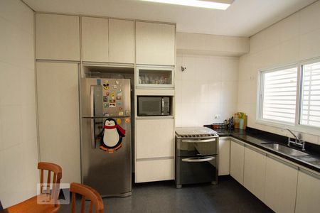 Casa para alugar com 107m², 3 quartos e 2 vagas Casa para alugar com 107m², 3 quartos e 2 vagasCozinha