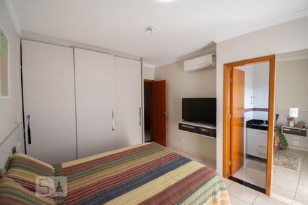 Casa para alugar com 107m², 3 quartos e 2 vagas Casa para alugar com 107m², 3 quartos e 2 vagassuíte