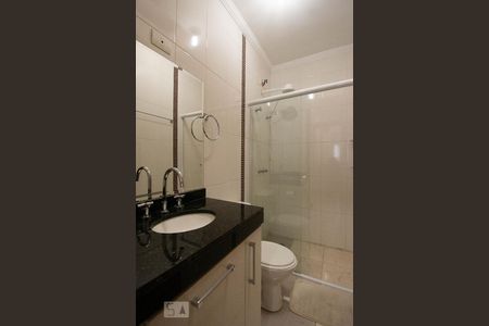 Casa para alugar com 107m², 3 quartos e 2 vagas Casa para alugar com 107m², 3 quartos e 2 vagasBanheiro