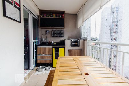 Apartamento à venda com 74m², 2 quartos e 2 vagasVaranda