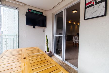 Apartamento à venda com 74m², 2 quartos e 2 vagasVaranda