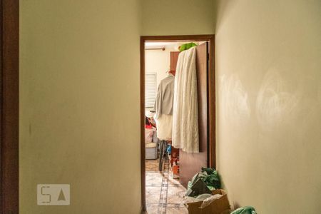 Casa à venda com 160m², 3 quartos e 4 vagasEscada