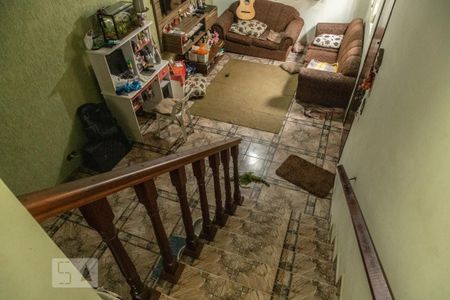 Casa à venda com 160m², 3 quartos e 4 vagasEscada