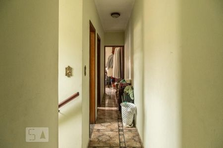 Casa à venda com 160m², 3 quartos e 4 vagasCorredor