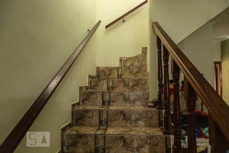 Casa à venda com 160m², 3 quartos e 4 vagasEscada