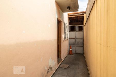 Casa à venda com 160m², 3 quartos e 4 vagasCorredor Lateral externo