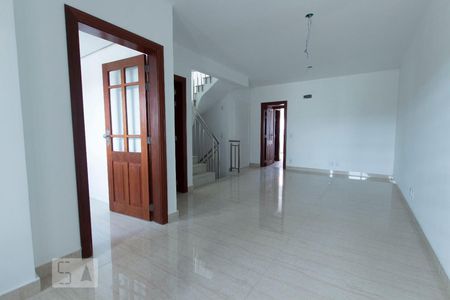 Sala 1 de casa de condomínio à venda com 3 quartos, 257m² em Praia de Belas, Porto Alegre