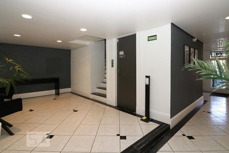 Apartamento à venda com 45m², 1 quarto e sem vaga Apartamento à venda com 45m², 1 quarto e sem vagaHall social