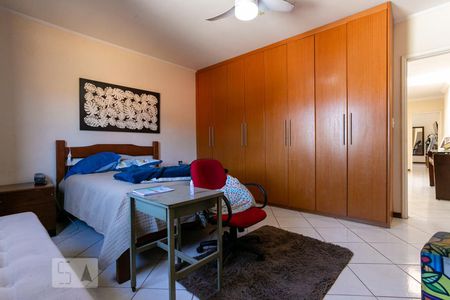 Casa à venda com 610m², 5 quartos e 6 vagasQuarto 1