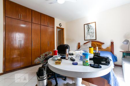 Casa à venda com 610m², 5 quartos e 6 vagasSuíte 3