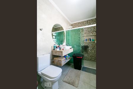 Casa à venda com 610m², 5 quartos e 6 vagasBanheiro da suíte 3