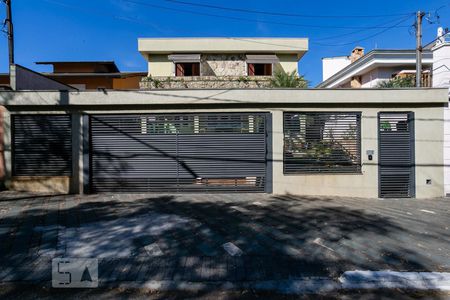 Casa à venda com 610m², 5 quartos e 6 vagasFachada