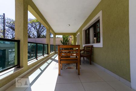 Varanda da sala de estar de casa para alugar com 5 quartos, 610m² em City América, São Paulo