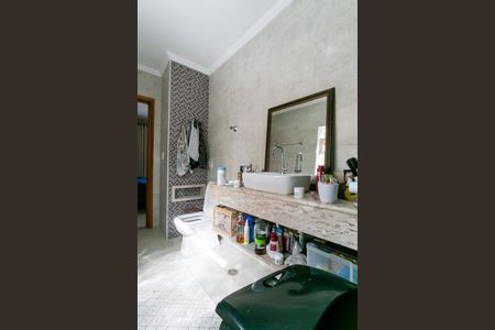 Casa à venda com 610m², 5 quartos e 6 vagasBanheiro da Suíte 1