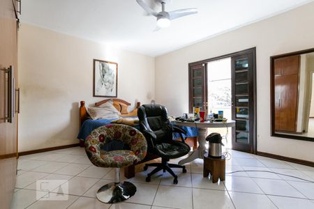 Casa à venda com 610m², 5 quartos e 6 vagasSuíte 3