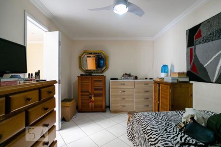 Casa à venda com 610m², 5 quartos e 6 vagasQuarto 2