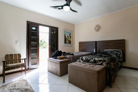 Casa à venda com 610m², 5 quartos e 6 vagasSuíte 2