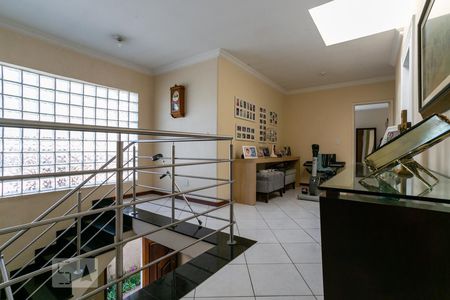 Casa à venda com 610m², 5 quartos e 6 vagasHall dos dormitórios