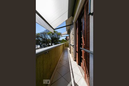 Casa à venda com 610m², 5 quartos e 6 vagasVaranda das suítes 2 e 3