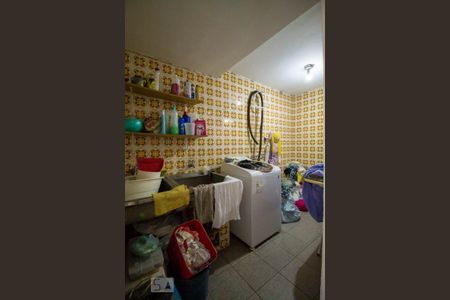 Casa à venda com 240m², 3 quartos e 1 vagaLavanderia