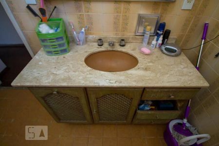 Casa à venda com 240m², 3 quartos e 1 vagaBanheiro