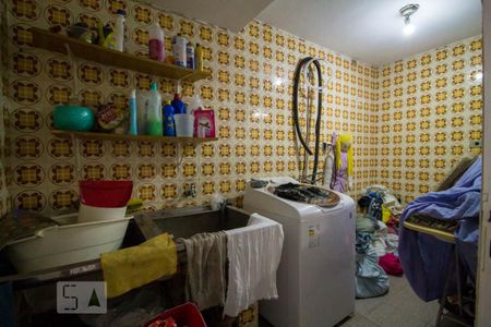 Casa à venda com 240m², 3 quartos e 1 vagaLavanderia