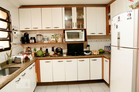 Casa à venda com 300m², 4 quartos e 7 vagasCozinha