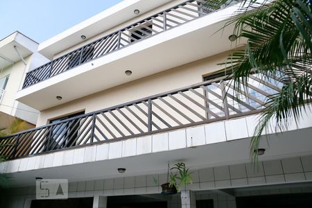 Casa à venda com 300m², 4 quartos e 7 vagasFachada
