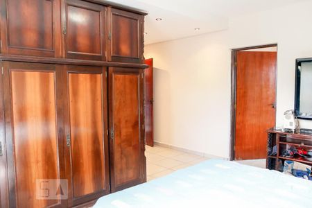 Casa à venda com 300m², 4 quartos e 7 vagasSuíte 2