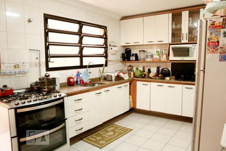 Casa à venda com 300m², 4 quartos e 7 vagasCozinha