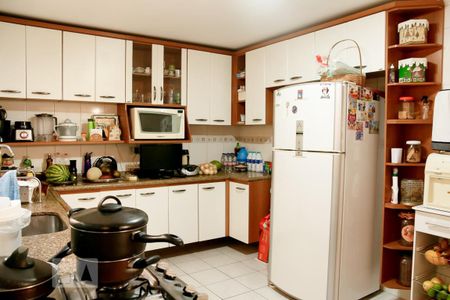 Casa à venda com 300m², 4 quartos e 7 vagasCozinha