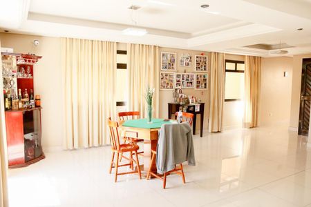 Sala de Jogos de casa à venda com 4 quartos, 300m² em Vila do Castelo, São Paulo