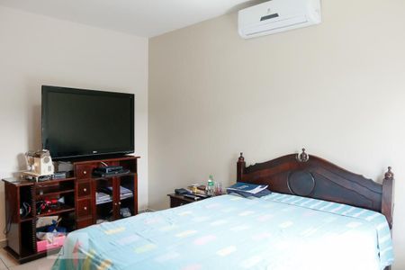 Casa à venda com 300m², 4 quartos e 7 vagasSuíte 2