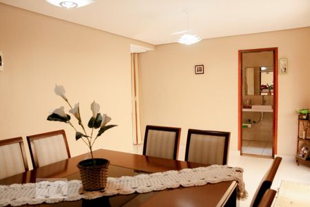 Casa à venda com 300m², 4 quartos e 7 vagasSala de Jantar