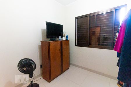 Apartamento à venda com 146m², 4 quartos e 3 vagasQuarto 2